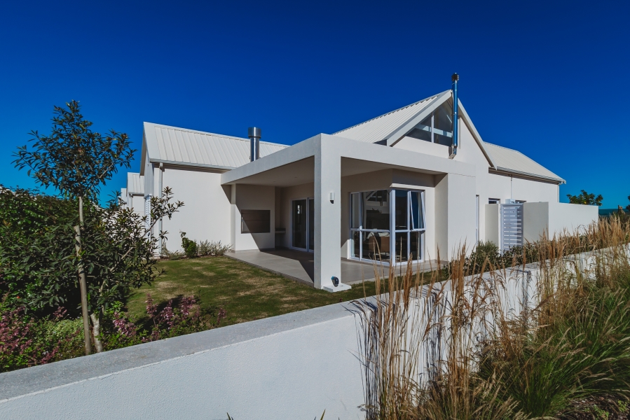 3 Bedroom Property for Sale in Kraaibosch Western Cape